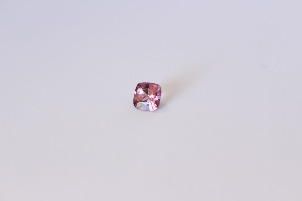 Spinelle Rose orangé 0.91cts